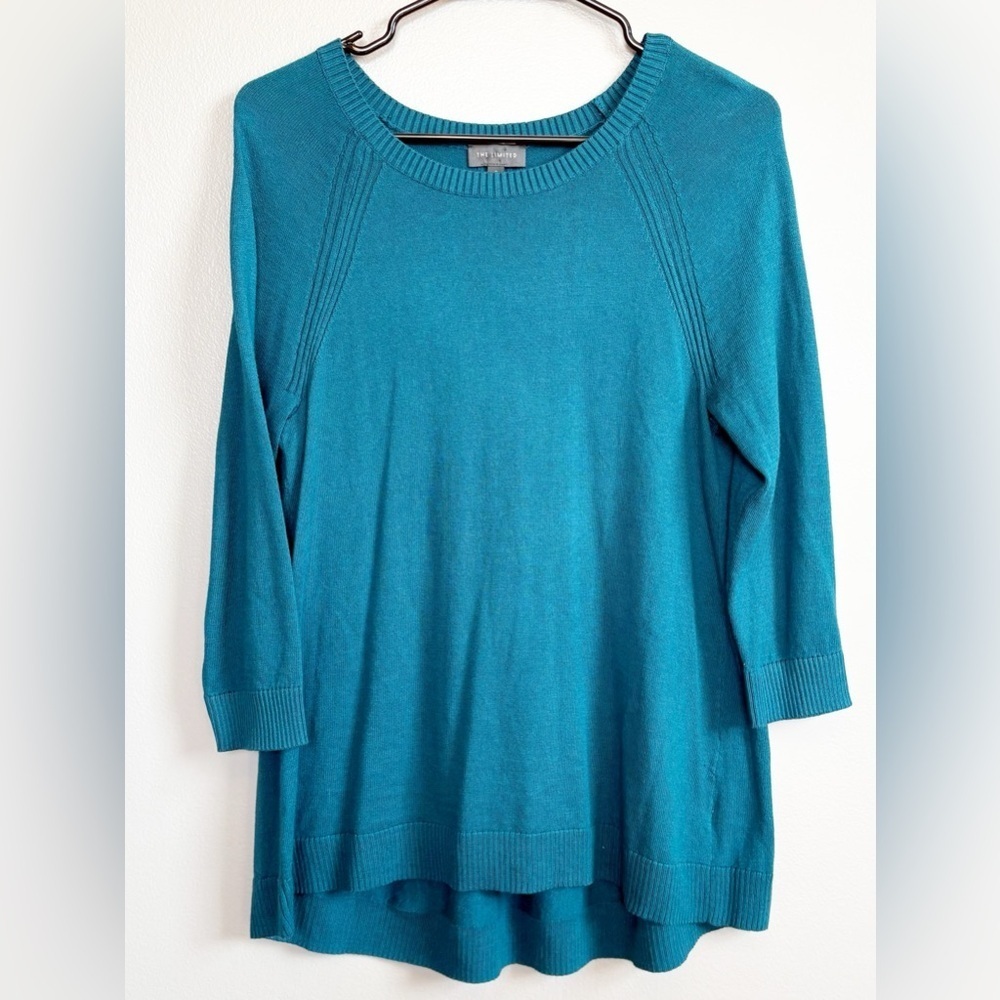 NWT THE LIMITED Crew Neck Sweater with Scoop Neck and Relaxed Fit Small